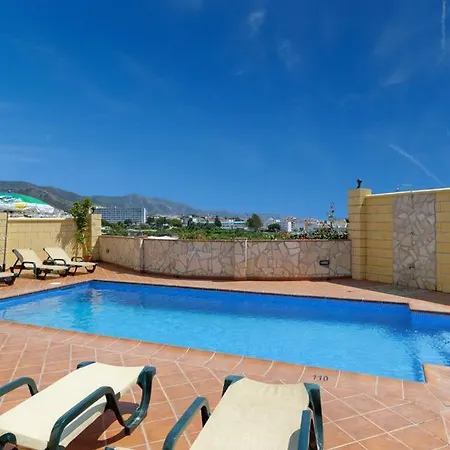 Villa Sleeps 6 With Pool Air Con And Wifi